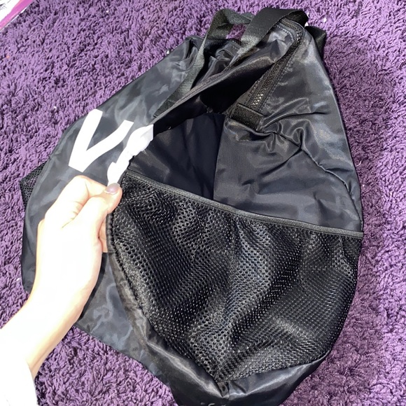 NWT~SOLD OUT VICTORIAS SECRET DUFFLE~VSX SPORT - Picture 3 of 6
